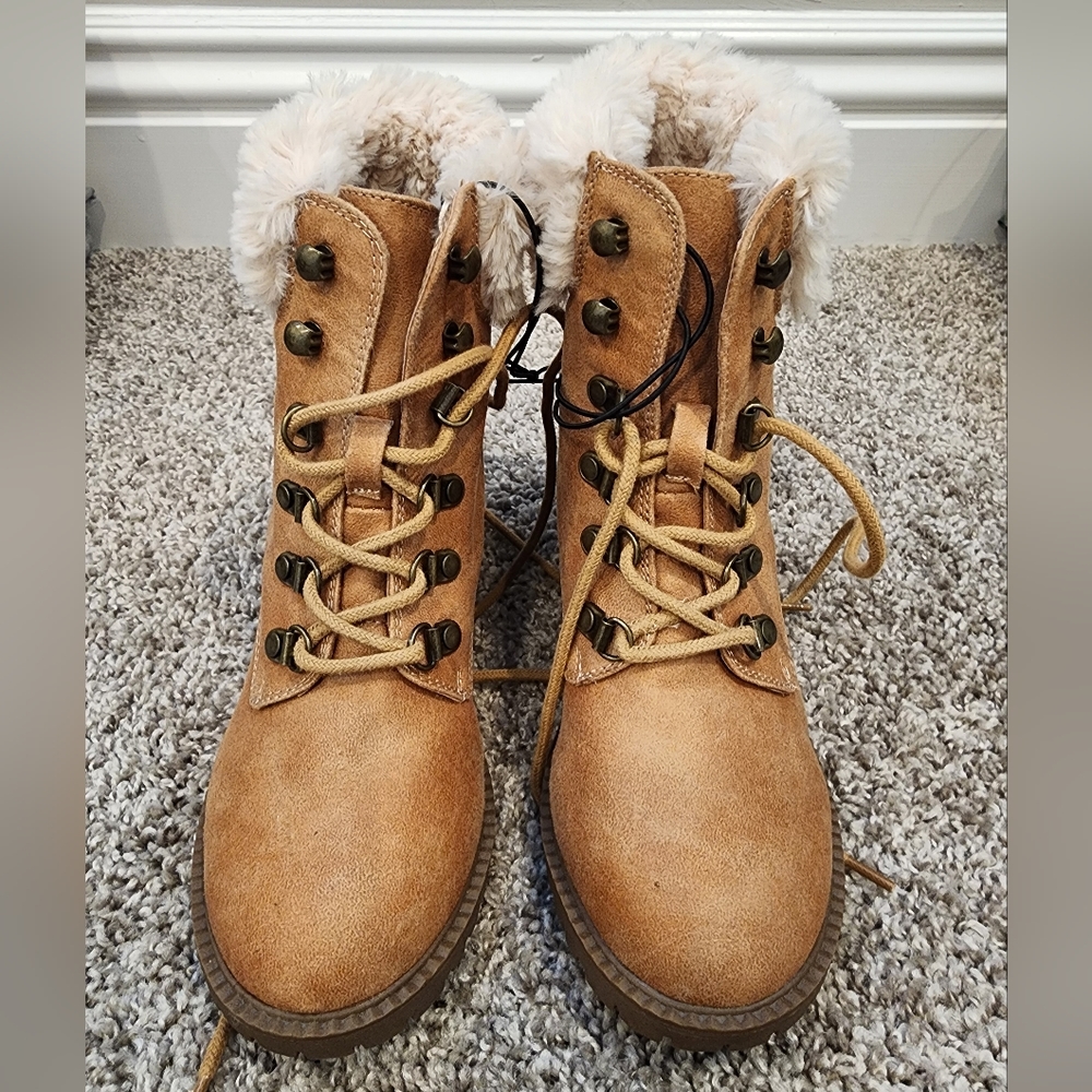 Faux fur booties - Picture 2 of 3